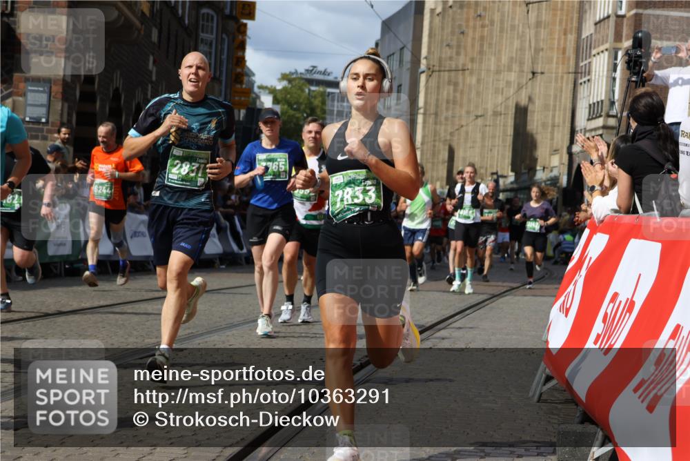13.09.2026 - 21. swb-Marathon Bremen Strokosch-Dieckow http://msf.ph/oto/10363291 13.09.2026 13:34:38 Ziel 682, 911, 1307, 1364, 2215, 2355, 2464, 3029, 3068, 3162, 3214, 3632, 3636, 3890, 4112, 4616, 5147, 5265, 5489, 5566, 5768, 5852, 6255, 6350, 6405, 7113, 7696, 7746, 7897, 8870, 9094, 9100, 9402, 9453, 9802, 9905, 10058, 13112, 1210, 1967, 2525, 2561, 2755, 3181, 3353, 3380, 3765, 3842, 5378, 5415, 5684, 6085, 6128, 6168, 6244, 7443, 7462, 8155, 8182, 8493, 8552, 8683, 9038, 9788, 9820, 13180 meine-sportfotos.de
