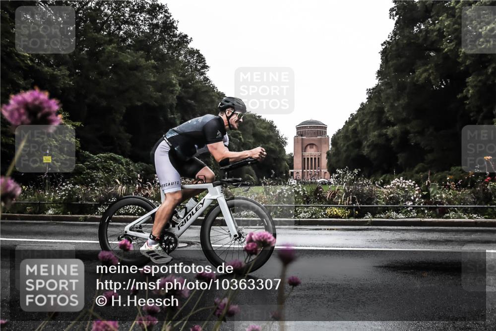 13.09.2026 - Stadtparktriathlon H.Heesch http://msf.ph/oto/10363307 13.09.2026 12:28:36 Radfahren 975, 1087 meine-sportfotos.de