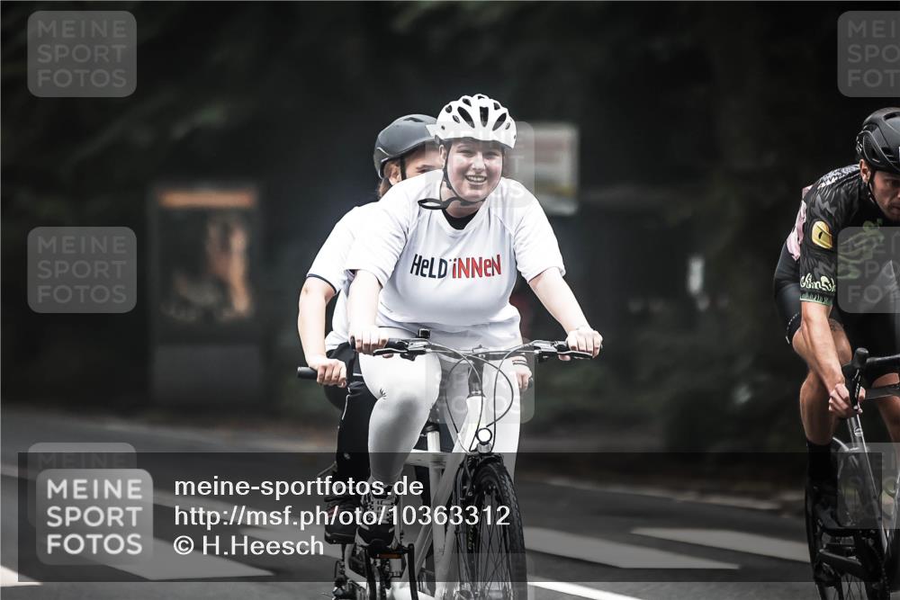 13.09.2026 - Stadtparktriathlon H.Heesch http://msf.ph/oto/10363312 13.09.2026 10:08:08 Radfahren 232, 248, 287, 292, 338 meine-sportfotos.de