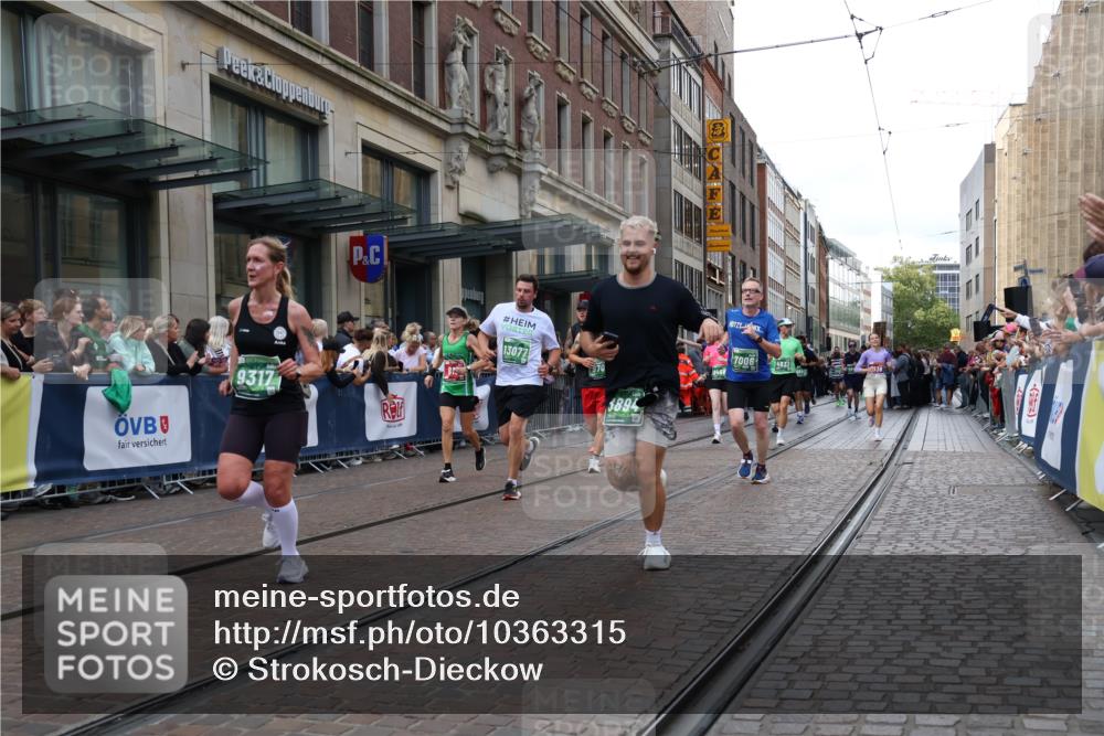 13.09.2026 - 21. swb-Marathon Bremen Strokosch-Dieckow http://msf.ph/oto/10363315 13.09.2026 13:36:50 Ziel 950, 1180, 1285, 1641, 1849, 1854, 1991, 2241, 2531, 2930, 3122, 3333, 3732, 3787, 3894, 3909, 4261, 4410, 4448, 4932, 4947, 5547, 5577, 5612, 6046, 6056, 6269, 6431, 6629, 6904, 6947, 6961, 7006, 7046, 7398, 7445, 7571, 7937, 8034, 8268, 8443, 8458, 8839, 9140, 9310, 9317, 9331, 9415, 9589, 9701, 9840, 13077, 164, 551, 813, 843, 1936, 2275, 2467, 2673, 2731, 2819, 2823, 3067, 3541, 3585, 3635, 3815, 3874, 3998, 4006, 4050, 5236, 5355, 6269, 6408 meine-sportfotos.de