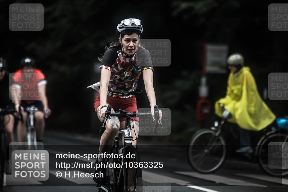13.09.2026 - Stadtparktriathlon H.Heesch http://msf.ph/oto/10363325 13.09.2026 13:11:01 Radfahren 1251, 1293, 1334, 1347, 1356, 1364 meine-sportfotos.de