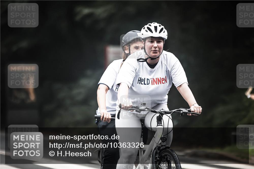 13.09.2026 - Stadtparktriathlon H.Heesch http://msf.ph/oto/10363326 13.09.2026 10:08:08 Radfahren 232, 248, 287, 292, 338 meine-sportfotos.de