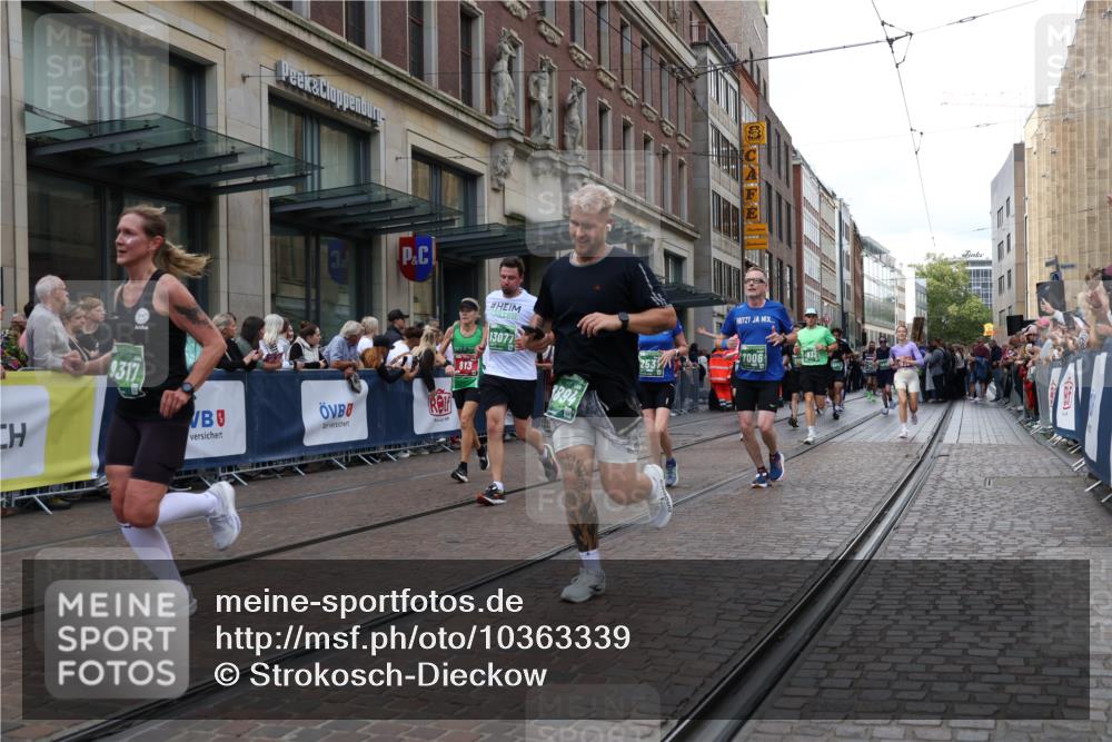 13.09.2026 - 21. swb-Marathon Bremen Strokosch-Dieckow http://msf.ph/oto/10363339 13.09.2026 13:36:50 Ziel 950, 1180, 1285, 1641, 1849, 1854, 1991, 2241, 2531, 2930, 3122, 3333, 3732, 3787, 3894, 3909, 4261, 4410, 4448, 4932, 4947, 5547, 5577, 5612, 6046, 6056, 6269, 6431, 6629, 6904, 6947, 6961, 7006, 7046, 7398, 7445, 7571, 7937, 8034, 8268, 8443, 8458, 8839, 9140, 9310, 9317, 9331, 9415, 9589, 9701, 9840, 13077, 164, 551, 813, 843, 1936, 2275, 2467, 2673, 2731, 2819, 2823, 3067, 3541, 3585, 3635, 3815, 3874, 3998, 4006, 4050, 5236, 5355, 6269, 6408 meine-sportfotos.de