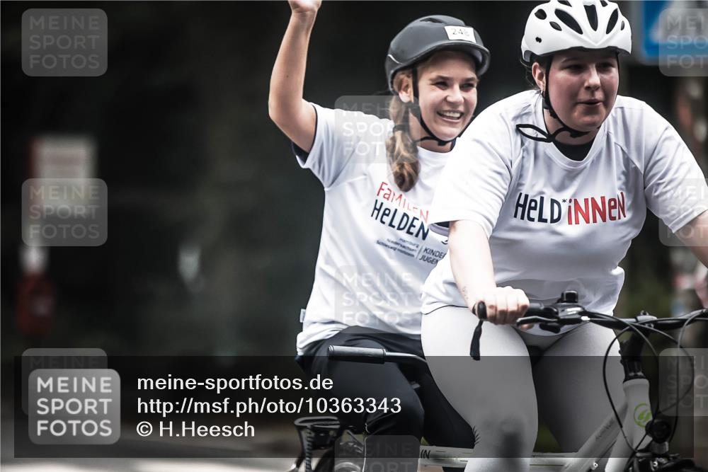 13.09.2026 - Stadtparktriathlon H.Heesch http://msf.ph/oto/10363343 13.09.2026 10:08:08 Radfahren 232, 248, 287, 292, 338 meine-sportfotos.de
