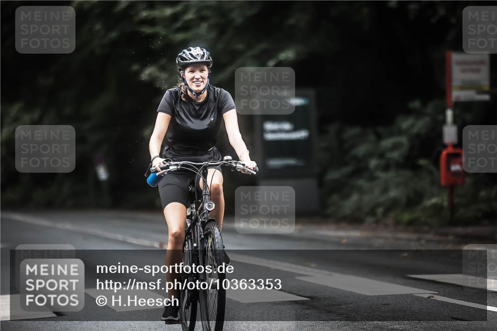 13.09.2026 - Stadtparktriathlon H.Heesch http://msf.ph/oto/10363353 13.09.2026 13:11:10 Radfahren 1216, 1384, 1404 meine-sportfotos.de