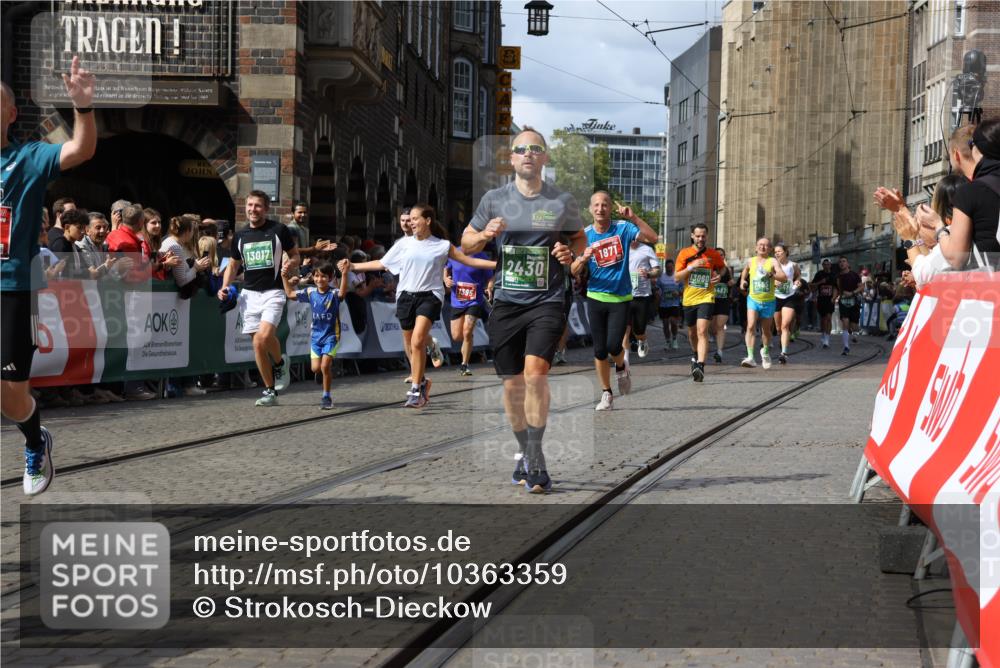 13.09.2026 - 21. swb-Marathon Bremen Strokosch-Dieckow http://msf.ph/oto/10363359 13.09.2026 13:34:57 Ziel 784, 809, 1395, 1871, 1967, 2215, 2831, 3029, 3052, 3058, 3318, 3380, 3388, 3409, 3765, 3842, 3890, 4537, 4616, 5378, 5488, 5566, 5694, 5760, 6128, 6168, 6244, 6255, 7168, 7833, 7962, 8182, 8381, 8453, 8493, 8552, 8683, 9751, 9788, 536, 2366, 2430, 2492, 3063, 4487, 5125, 5647, 6391, 6403, 6750, 7123, 7405, 7657, 7750, 7998, 8328, 9017, 9216, 13017, 13018, 13051, 13060 meine-sportfotos.de