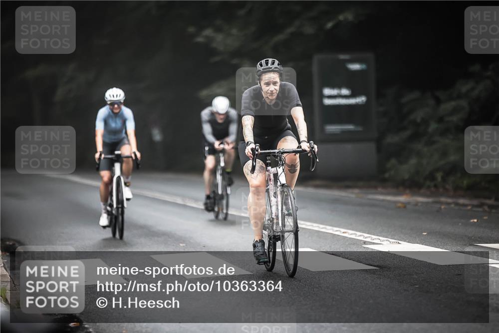 13.09.2026 - Stadtparktriathlon H.Heesch http://msf.ph/oto/10363364 13.09.2026 10:08:13 Radfahren 232, 248, 287, 292, 338 meine-sportfotos.de