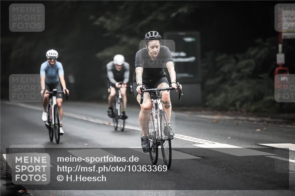 13.09.2026 - Stadtparktriathlon H.Heesch http://msf.ph/oto/10363369 13.09.2026 10:08:13 Radfahren 232, 248, 287, 292, 338 meine-sportfotos.de