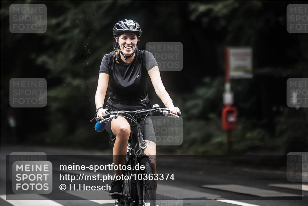 13.09.2026 - Stadtparktriathlon H.Heesch http://msf.ph/oto/10363374 13.09.2026 13:11:10 Radfahren 1216, 1384, 1404 meine-sportfotos.de