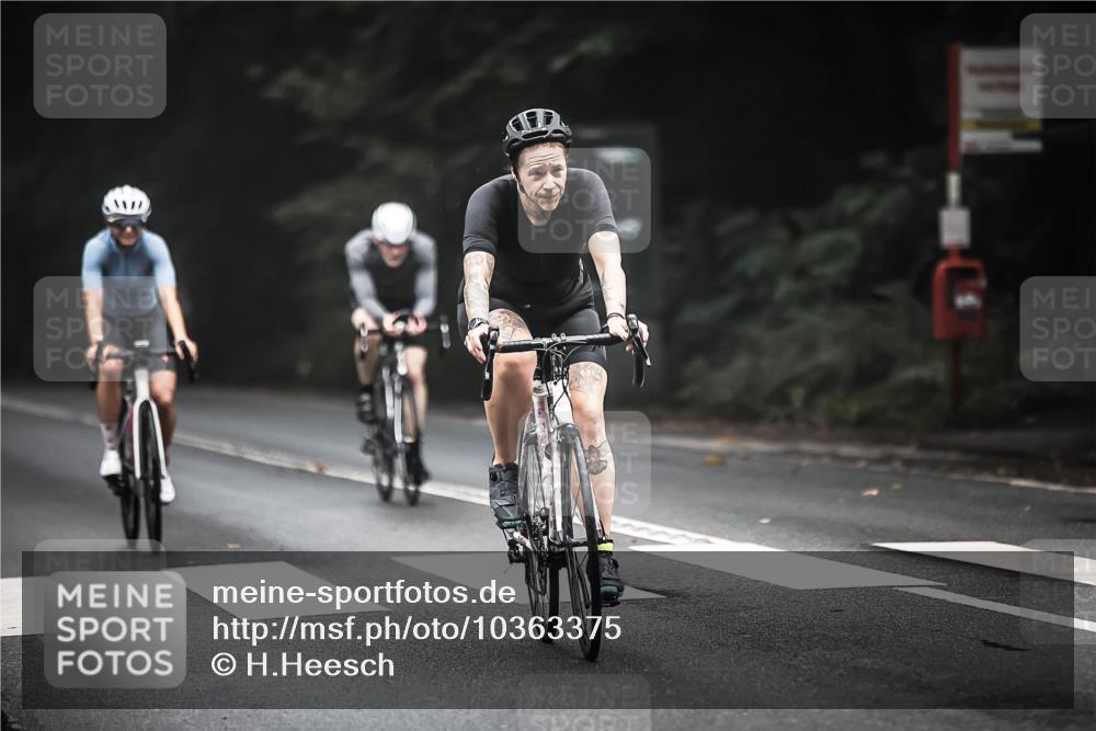 13.09.2026 - Stadtparktriathlon H.Heesch http://msf.ph/oto/10363375 13.09.2026 10:08:13 Radfahren 232, 248, 287, 292, 338 meine-sportfotos.de