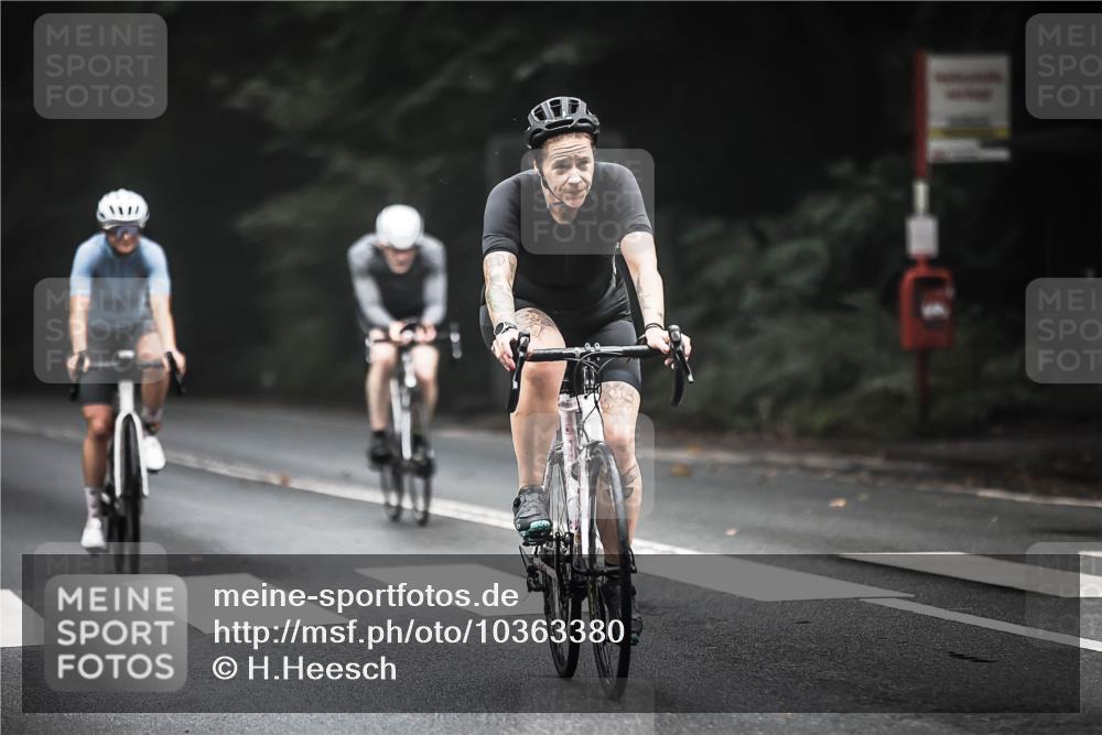 13.09.2026 - Stadtparktriathlon H.Heesch http://msf.ph/oto/10363380 13.09.2026 10:08:13 Radfahren 232, 248, 287, 292, 338 meine-sportfotos.de