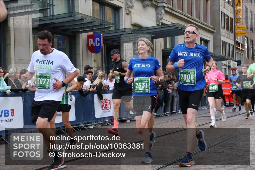 13.09.2026 - 21. swb-Marathon Bremen Strokosch-Dieckow http://msf.ph/oto/10363381 13.09.2026 13:36:51 Ziel 950, 1180, 1285, 1641, 1849, 1854, 1991, 2241, 2531, 2930, 3122, 3333, 3627, 3732, 3787, 3823, 3894, 3909, 4261, 4410, 4448, 4932, 4947, 5388, 5547, 5577, 5612, 5791, 6046, 6056, 6431, 6629, 6904, 6947, 6961, 7006, 7046, 7398, 7445, 7571, 7937, 8268, 8443, 8458, 8839, 9140, 9310, 9317, 9331, 9415, 9589, 9701, 9840, 13077, 164, 551, 813, 843, 1641, 1936, 2275, 2467, 2673, 2731, 2819, 2823, 3067, 3541, 3585, 3635, 3815, 3874, 3998, 4006, 4050, 5236, 5355, 6269, 6408 meine-sportfotos.de