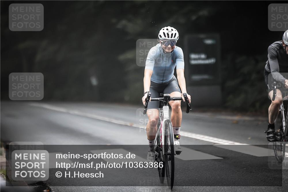 13.09.2026 - Stadtparktriathlon H.Heesch http://msf.ph/oto/10363386 13.09.2026 10:08:15 Radfahren 232, 287, 292 meine-sportfotos.de