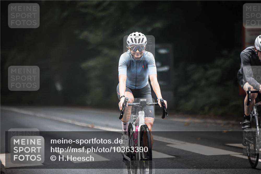 13.09.2026 - Stadtparktriathlon H.Heesch http://msf.ph/oto/10363390 13.09.2026 10:08:15 Radfahren 232, 287, 292 meine-sportfotos.de