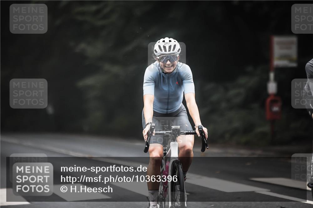 13.09.2026 - Stadtparktriathlon H.Heesch http://msf.ph/oto/10363396 13.09.2026 10:08:15 Radfahren 232, 287, 292 meine-sportfotos.de