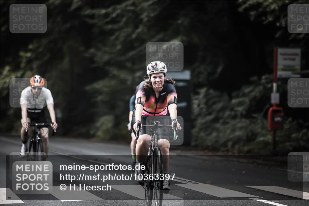 13.09.2026 - Stadtparktriathlon H.Heesch http://msf.ph/oto/10363397 13.09.2026 11:20:07 Radfahren 510, 666, 713, 785, 796 meine-sportfotos.de