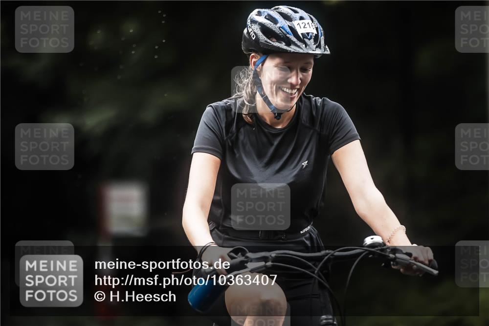 13.09.2026 - Stadtparktriathlon H.Heesch http://msf.ph/oto/10363407 13.09.2026 13:11:11 Radfahren 1216, 1384, 1404 meine-sportfotos.de