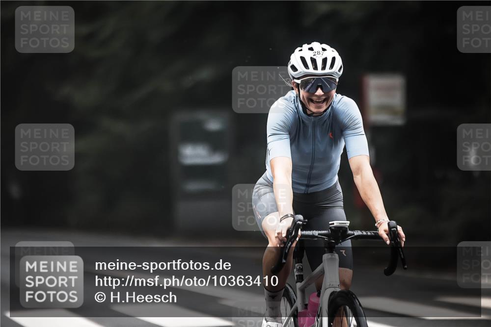 13.09.2026 - Stadtparktriathlon H.Heesch http://msf.ph/oto/10363410 13.09.2026 10:08:15 Radfahren 232, 287, 292 meine-sportfotos.de