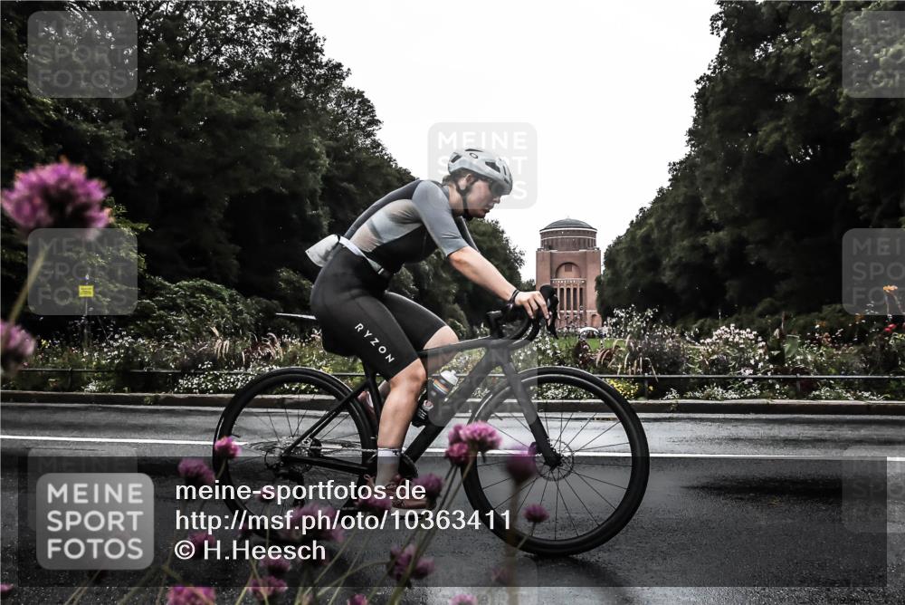 13.09.2026 - Stadtparktriathlon H.Heesch http://msf.ph/oto/10363411 13.09.2026 12:29:12 Radfahren 949, 1072, 1128, 1242 meine-sportfotos.de