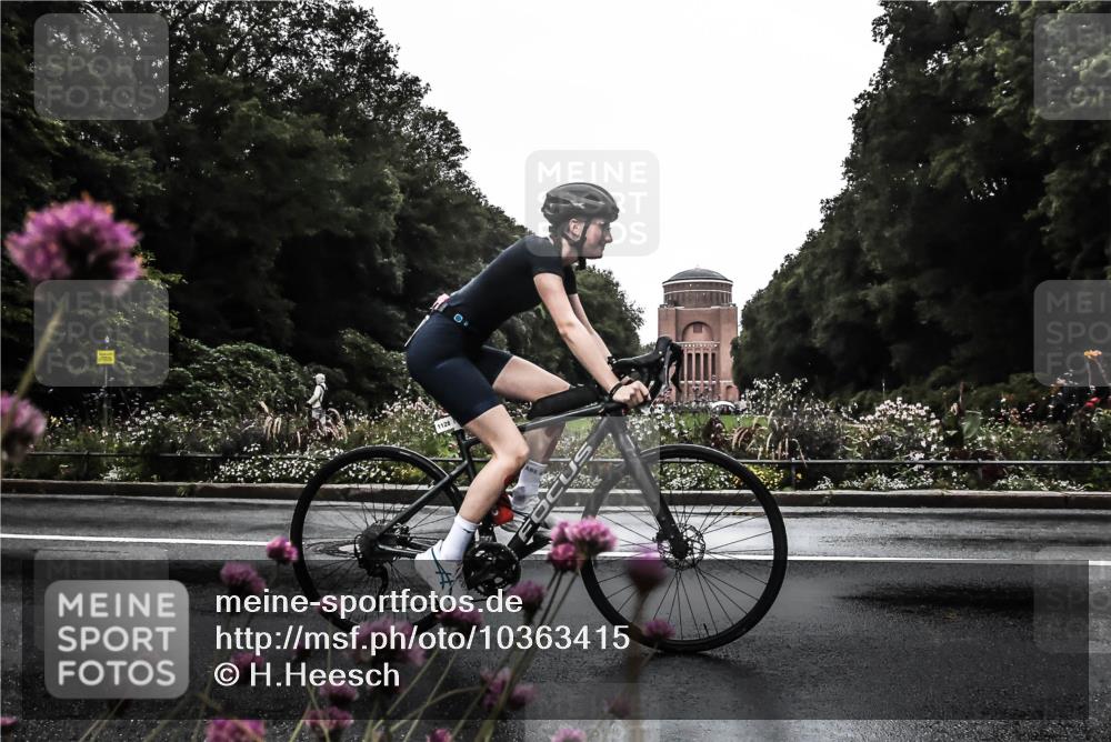 13.09.2026 - Stadtparktriathlon H.Heesch http://msf.ph/oto/10363415 13.09.2026 12:29:14 Radfahren 1072, 1128, 1242 meine-sportfotos.de
