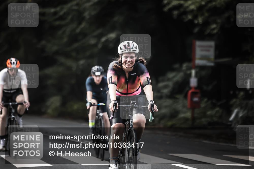 13.09.2026 - Stadtparktriathlon H.Heesch http://msf.ph/oto/10363417 13.09.2026 11:20:08 Radfahren 510, 666, 702, 713, 785, 796 meine-sportfotos.de