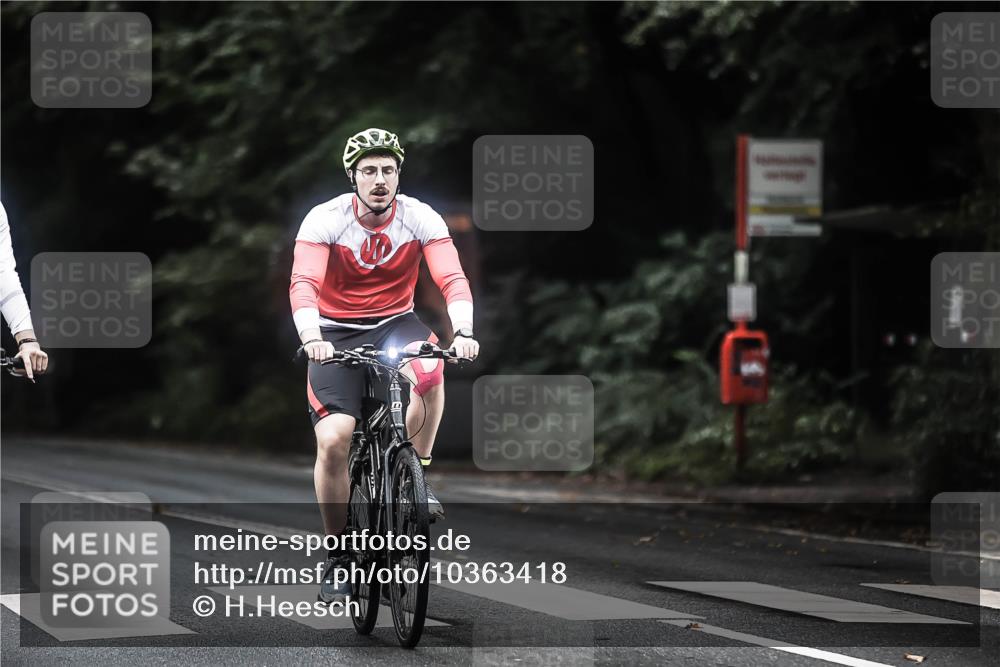 13.09.2026 - Stadtparktriathlon H.Heesch http://msf.ph/oto/10363418 13.09.2026 13:11:15 Radfahren 1216, 1253, 1384, 1404 meine-sportfotos.de