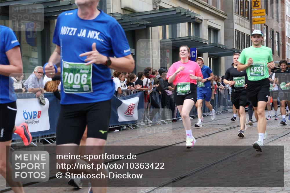 13.09.2026 - 21. swb-Marathon Bremen Strokosch-Dieckow http://msf.ph/oto/10363422 13.09.2026 13:36:52 Ziel 869, 950, 1180, 1285, 1849, 1854, 1991, 2241, 2531, 2930, 3122, 3333, 3627, 3732, 3787, 3823, 3894, 3909, 4261, 4410, 4448, 4932, 4947, 5388, 5547, 5577, 5612, 5791, 6046, 6056, 6431, 6629, 6904, 6947, 6961, 7006, 7046, 7398, 7445, 7571, 7937, 8268, 8443, 8458, 8753, 8839, 9140, 9310, 9317, 9415, 9589, 9701, 9840, 13077, 164, 551, 813, 843, 1641, 1936, 2275, 2467, 2673, 2731, 2819, 2823, 3067, 3122, 3541, 3585, 3635, 3815, 3874, 3998, 4006, 4050, 5236, 5355, 6269, 6408, 7046 meine-sportfotos.de