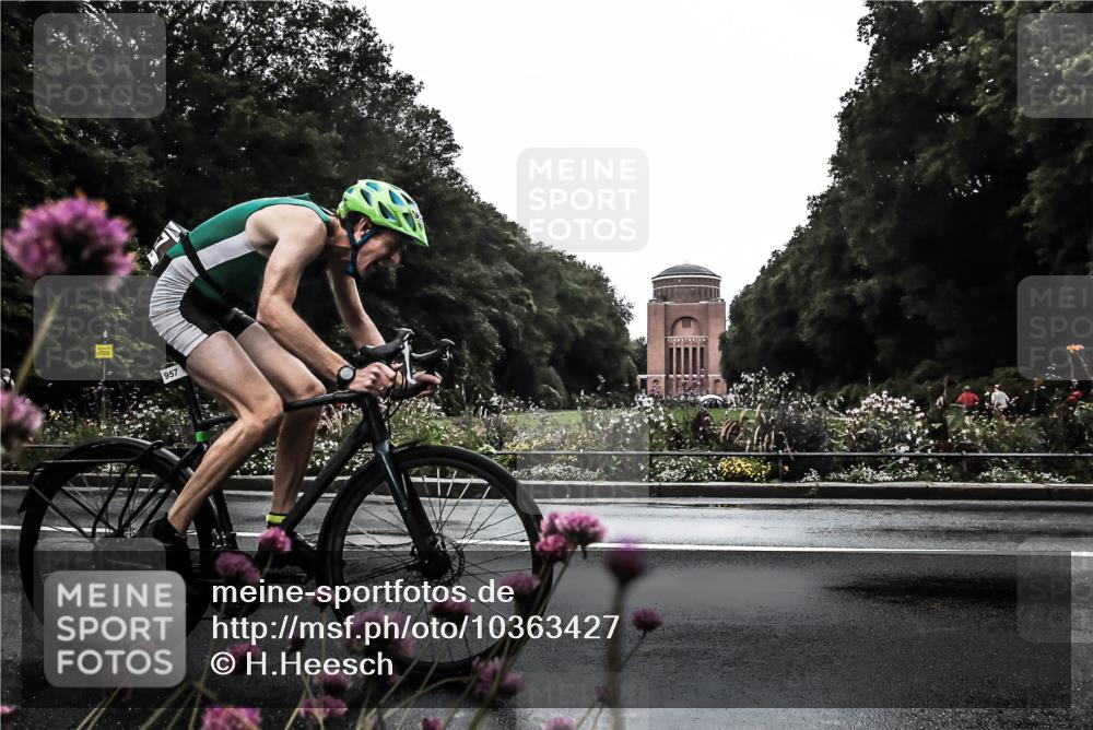 13.09.2026 - Stadtparktriathlon H.Heesch http://msf.ph/oto/10363427 13.09.2026 12:29:19 Radfahren 957, 1076 meine-sportfotos.de