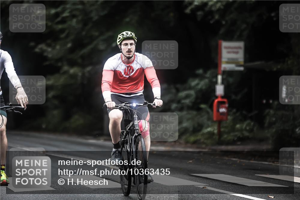13.09.2026 - Stadtparktriathlon H.Heesch http://msf.ph/oto/10363435 13.09.2026 13:11:15 Radfahren 1216, 1253, 1384, 1404 meine-sportfotos.de