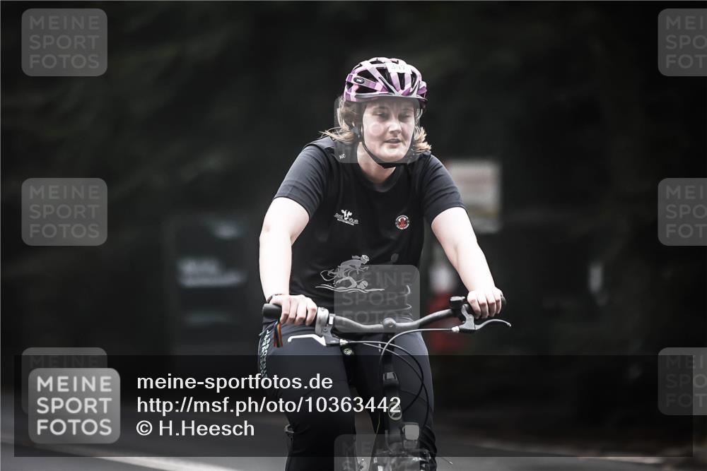 13.09.2026 - Stadtparktriathlon H.Heesch http://msf.ph/oto/10363442 13.09.2026 10:08:25 Radfahren 307 meine-sportfotos.de