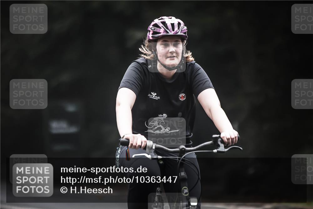 13.09.2026 - Stadtparktriathlon H.Heesch http://msf.ph/oto/10363447 13.09.2026 10:08:25 Radfahren 307 meine-sportfotos.de