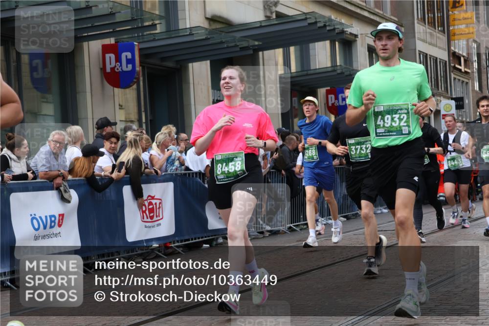 13.09.2026 - 21. swb-Marathon Bremen Strokosch-Dieckow http://msf.ph/oto/10363449 13.09.2026 13:36:53 Ziel 869, 950, 1180, 1285, 1849, 1854, 1991, 2241, 2531, 2930, 3333, 3627, 3732, 3787, 3823, 3894, 3909, 4261, 4410, 4448, 4932, 4947, 5388, 5547, 5577, 5612, 5791, 6046, 6056, 6431, 6629, 6904, 6947, 6961, 7006, 7398, 7445, 7571, 7937, 8268, 8443, 8458, 8753, 8839, 9140, 9310, 9317, 9415, 9701, 9840, 13077, 164, 551, 813, 843, 1641, 1849, 1936, 2275, 2673, 2731, 2819, 2823, 3122, 3541, 3585, 3635, 3787, 3815, 3874, 3998, 4006, 4050, 5236, 5355, 6269, 6408, 7046 meine-sportfotos.de