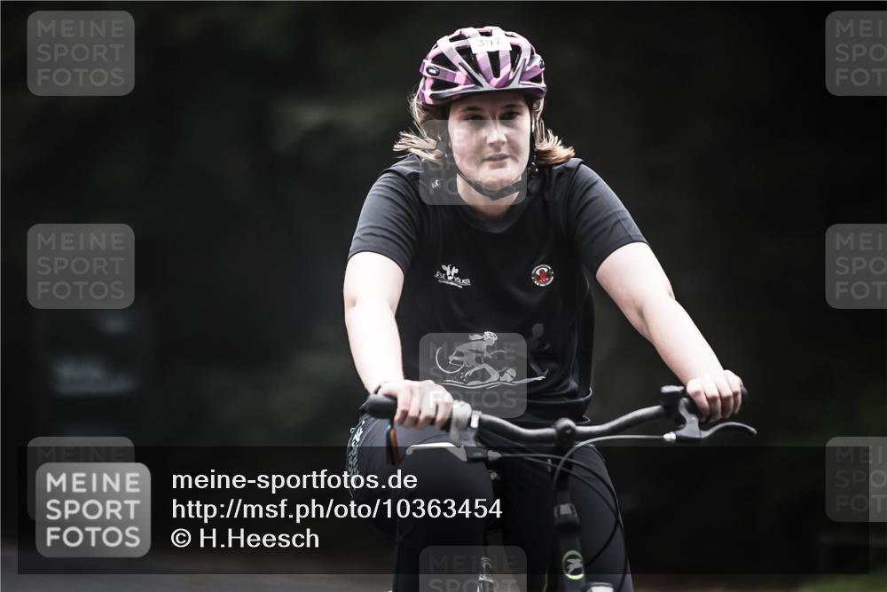 13.09.2026 - Stadtparktriathlon H.Heesch http://msf.ph/oto/10363454 13.09.2026 10:08:25 Radfahren 307 meine-sportfotos.de