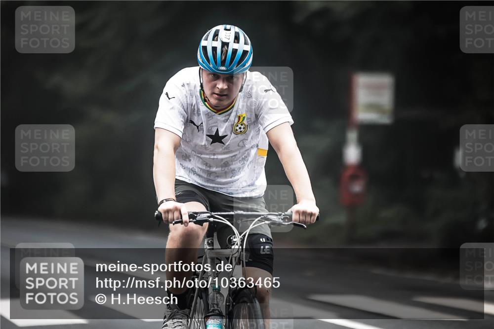 13.09.2026 - Stadtparktriathlon H.Heesch http://msf.ph/oto/10363465 13.09.2026 10:08:38 Radfahren 337 meine-sportfotos.de