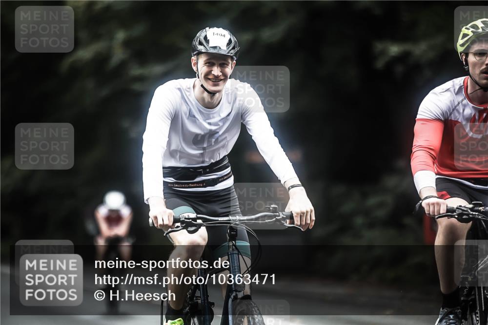 13.09.2026 - Stadtparktriathlon H.Heesch http://msf.ph/oto/10363471 13.09.2026 13:11:16 Radfahren 1216, 1253, 1384, 1404 meine-sportfotos.de