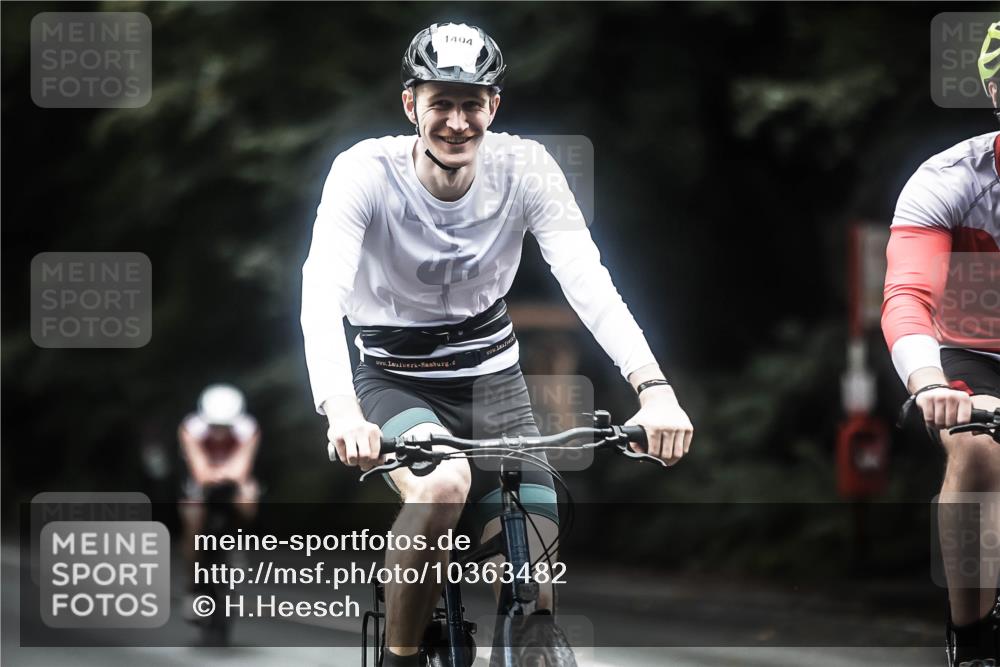 13.09.2026 - Stadtparktriathlon H.Heesch http://msf.ph/oto/10363482 13.09.2026 13:11:16 Radfahren 1216, 1253, 1384, 1404 meine-sportfotos.de