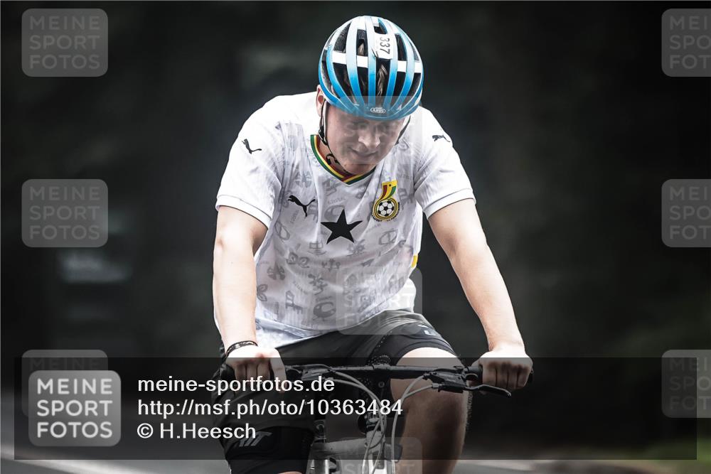 13.09.2026 - Stadtparktriathlon H.Heesch http://msf.ph/oto/10363484 13.09.2026 10:08:38 Radfahren 337 meine-sportfotos.de