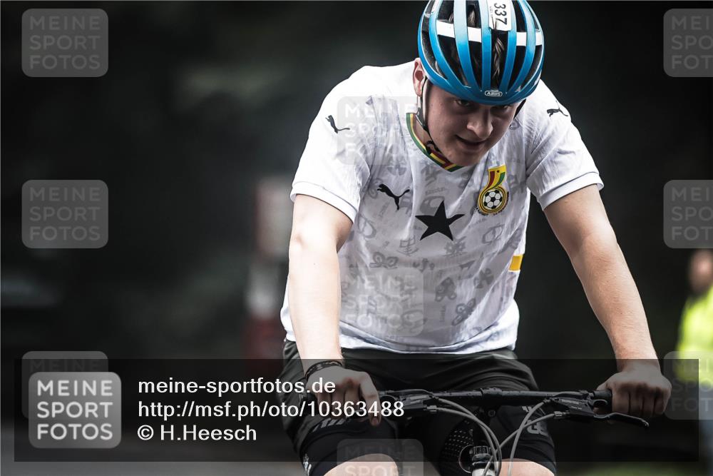 13.09.2026 - Stadtparktriathlon H.Heesch http://msf.ph/oto/10363488 13.09.2026 10:08:38 Radfahren 337 meine-sportfotos.de