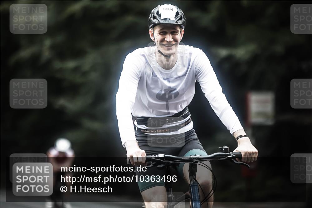 13.09.2026 - Stadtparktriathlon H.Heesch http://msf.ph/oto/10363496 13.09.2026 13:11:16 Radfahren 1216, 1253, 1384, 1404 meine-sportfotos.de