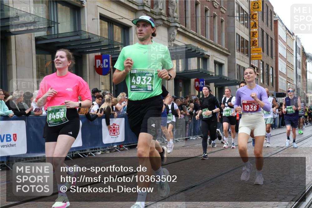13.09.2026 - 21. swb-Marathon Bremen Strokosch-Dieckow http://msf.ph/oto/10363502 13.09.2026 13:36:53 Ziel 869, 950, 1180, 1285, 1849, 1854, 1991, 2241, 2531, 2930, 3333, 3627, 3732, 3787, 3823, 3894, 3909, 4261, 4410, 4448, 4932, 4947, 5388, 5547, 5577, 5612, 5791, 6046, 6056, 6431, 6629, 6904, 6947, 6961, 7006, 7398, 7445, 7571, 7937, 8268, 8443, 8458, 8753, 8839, 9140, 9310, 9317, 9415, 9701, 9840, 13077, 164, 551, 813, 843, 1641, 1849, 1936, 2275, 2673, 2731, 2819, 2823, 3122, 3541, 3585, 3635, 3787, 3815, 3874, 3998, 4006, 4050, 5236, 5355, 6269, 6408, 7046 meine-sportfotos.de