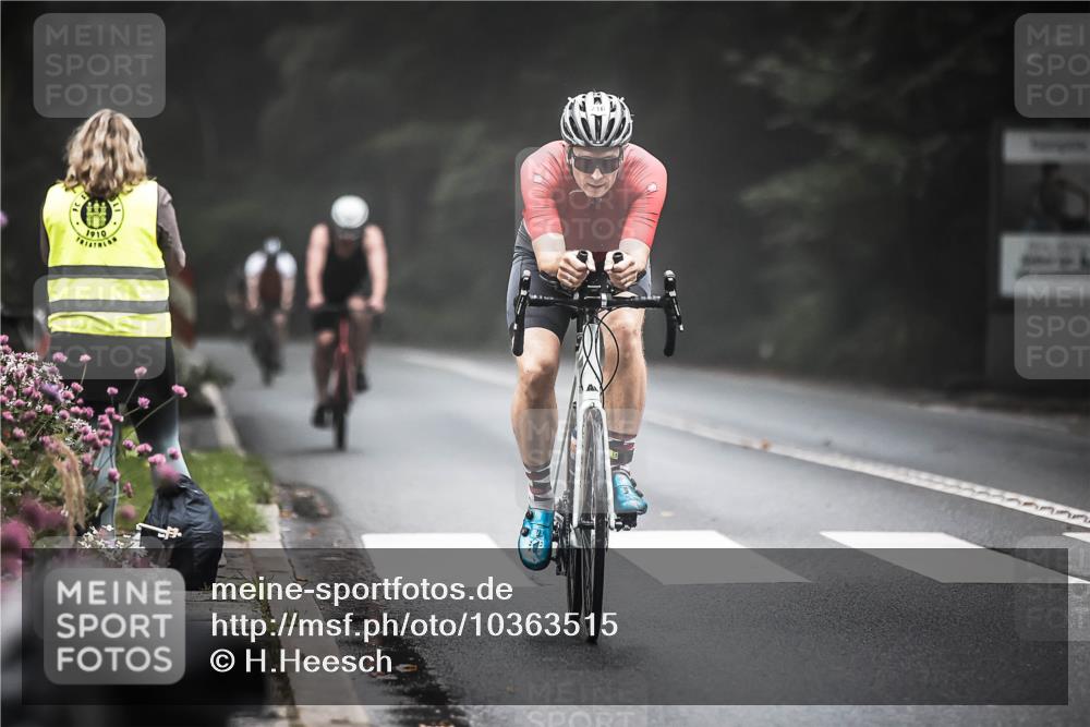 13.09.2026 - Stadtparktriathlon H.Heesch http://msf.ph/oto/10363515 13.09.2026 10:08:49 Radfahren 216, 218, 236, 301, 340 meine-sportfotos.de