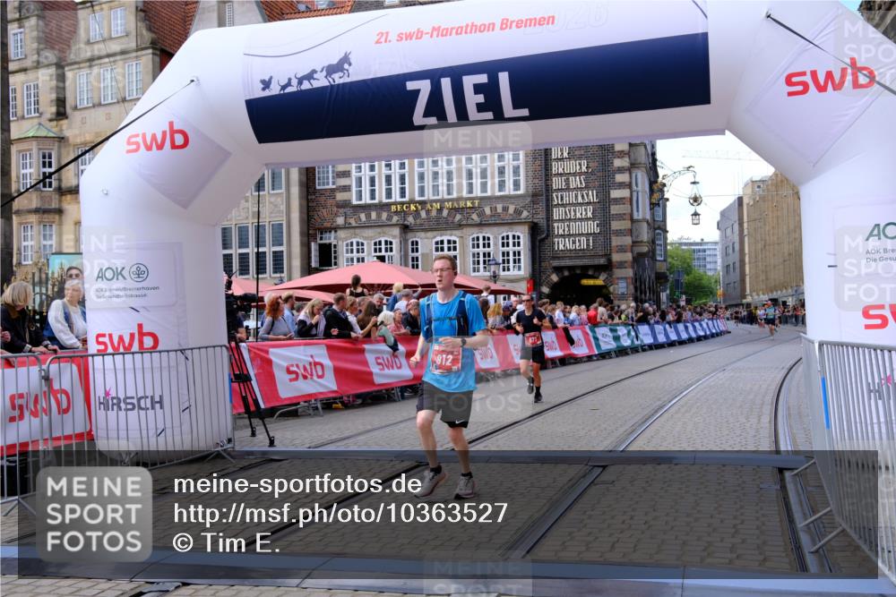 13.09.2026 - 21. swb-Marathon Bremen Tim E. http://msf.ph/oto/10363527 13.09.2026 13:01:02 Ziel 371, 453, 1136, 2141, 4904, 8749, 9849 meine-sportfotos.de
