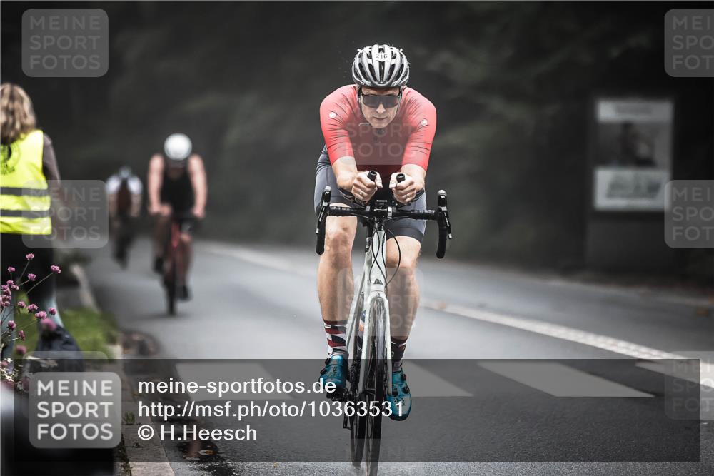 13.09.2026 - Stadtparktriathlon H.Heesch http://msf.ph/oto/10363531 13.09.2026 10:08:49 Radfahren 216, 218, 236, 301, 340 meine-sportfotos.de