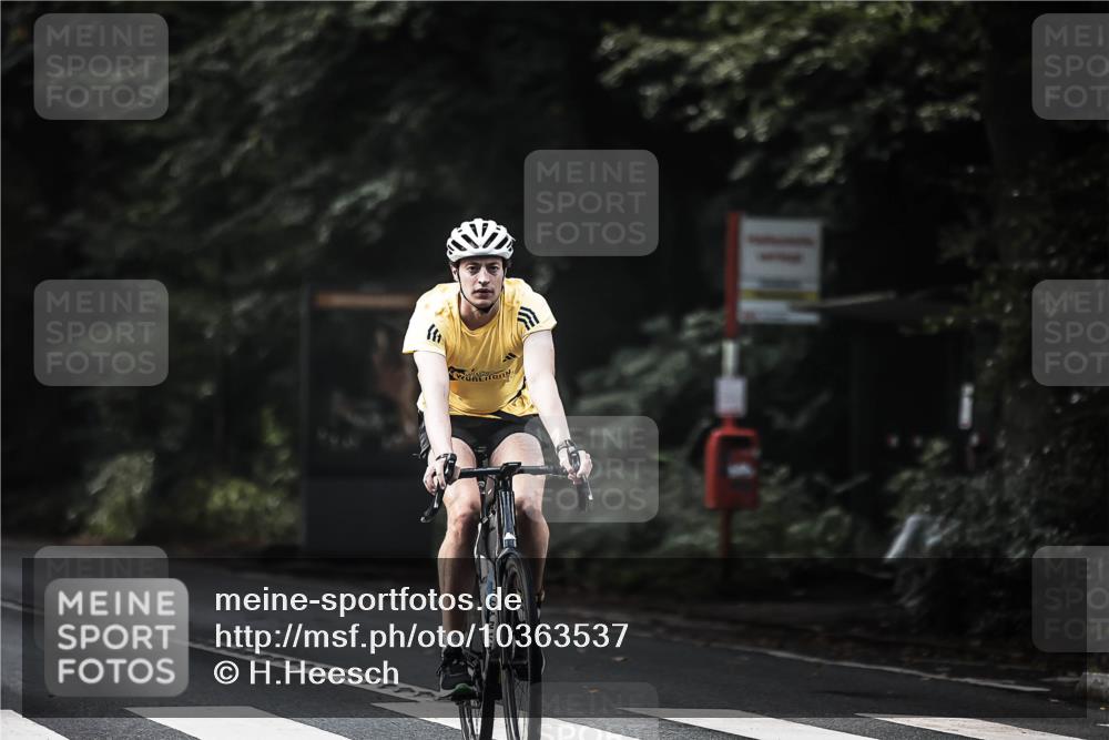 13.09.2026 - Stadtparktriathlon H.Heesch http://msf.ph/oto/10363537 13.09.2026 11:20:15 Radfahren 510, 589, 596, 597, 702 meine-sportfotos.de