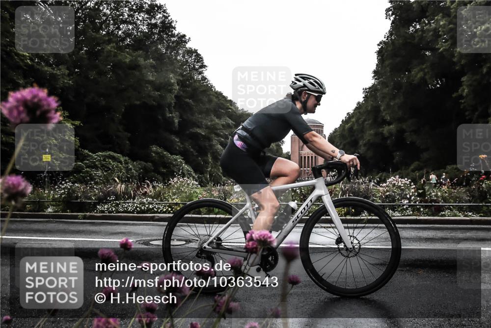 13.09.2026 - Stadtparktriathlon H.Heesch http://msf.ph/oto/10363543 13.09.2026 12:29:41 Radfahren 959, 1091, 1101, 1121 meine-sportfotos.de