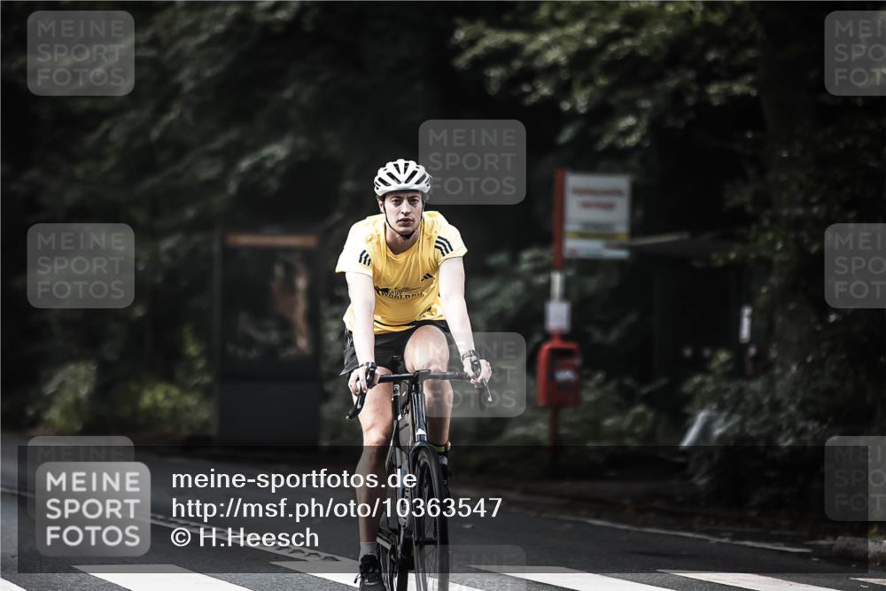 13.09.2026 - Stadtparktriathlon H.Heesch http://msf.ph/oto/10363547 13.09.2026 11:20:15 Radfahren 510, 589, 596, 597, 702 meine-sportfotos.de