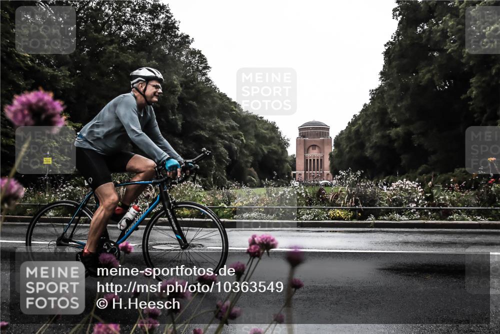 13.09.2026 - Stadtparktriathlon H.Heesch http://msf.ph/oto/10363549 13.09.2026 12:29:46 Radfahren 956, 1057, 1105, 1179 meine-sportfotos.de