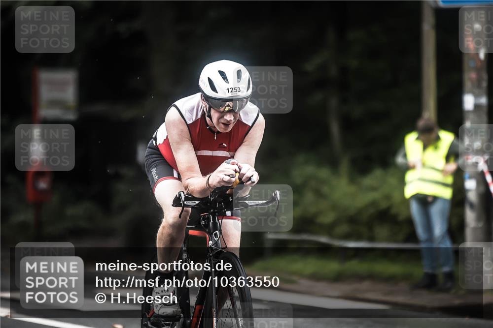 13.09.2026 - Stadtparktriathlon H.Heesch http://msf.ph/oto/10363550 13.09.2026 13:11:19 Radfahren 1191, 1253, 1384, 1404 meine-sportfotos.de