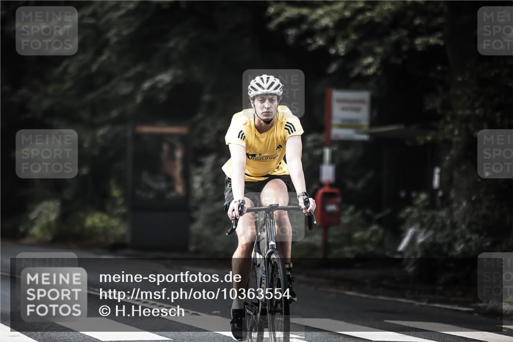 13.09.2026 - Stadtparktriathlon H.Heesch http://msf.ph/oto/10363554 13.09.2026 11:20:16 Radfahren 589, 596, 597, 702 meine-sportfotos.de