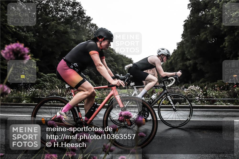 13.09.2026 - Stadtparktriathlon H.Heesch http://msf.ph/oto/10363557 13.09.2026 12:29:47 Radfahren 956, 1057, 1105, 1179 meine-sportfotos.de